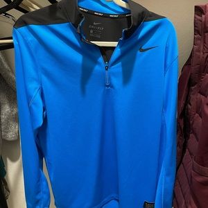 Hardly worn Nike men’s golf quarter zip